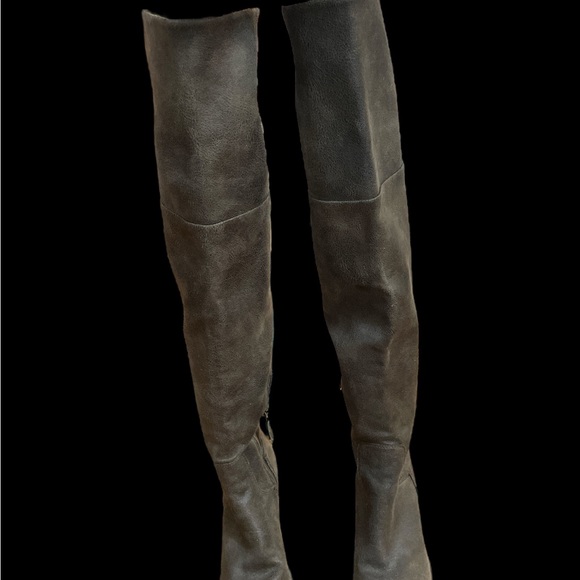 Distressed brown tall over the knee boots great for fall & winter 6.5 - Picture 3 of 6